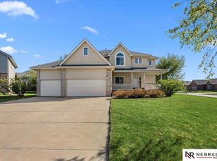 19315 Nina Cir, Omaha, NE 68130