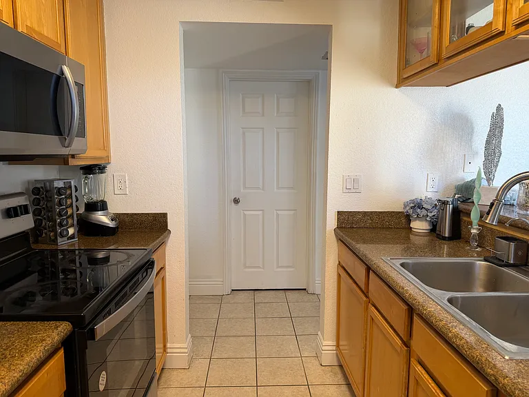 8731 Graves Ave #32 — Photo 6