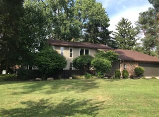 18286 Fox Hollow Dr, Strongsville, OH 44136