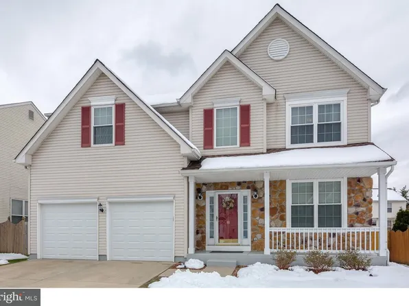 66 Stoneham Dr, Delran, NJ 08075