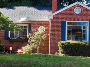 2016 Fernwood Dr, Greensboro, NC 27408