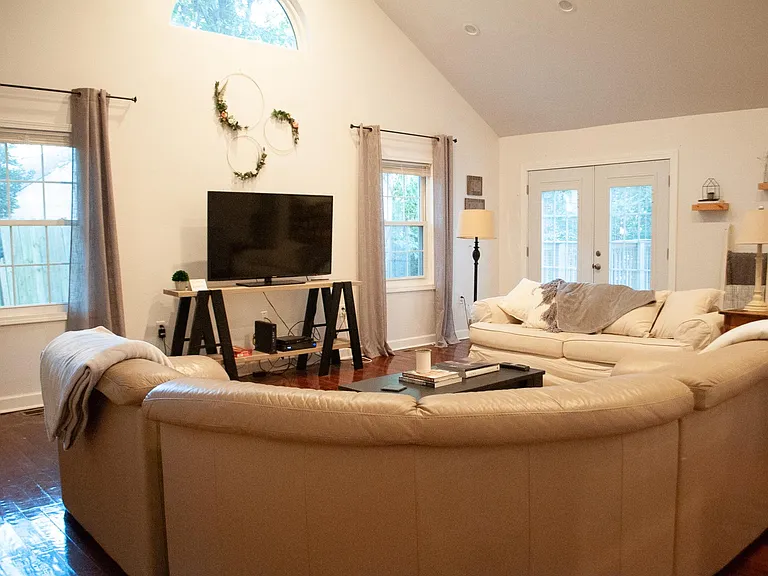 1212 Kendrick Rd NE — Photo 5
