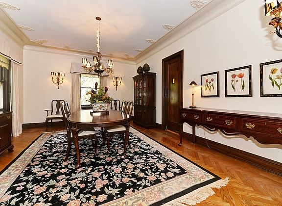 5th image of 209 Blackstone Ave