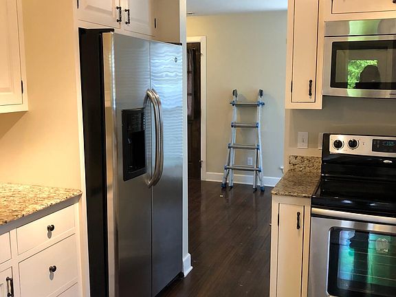 5th image of 676 W Taylor St
