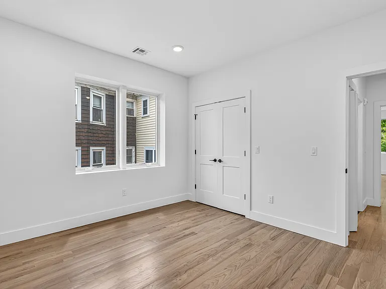 46 Hudson Ave #A — Photo 7