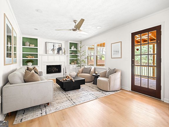 5th image of 2196 Lunceford Ln