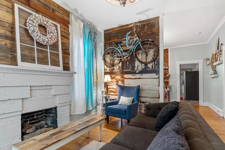 Living Room as you walk in the door