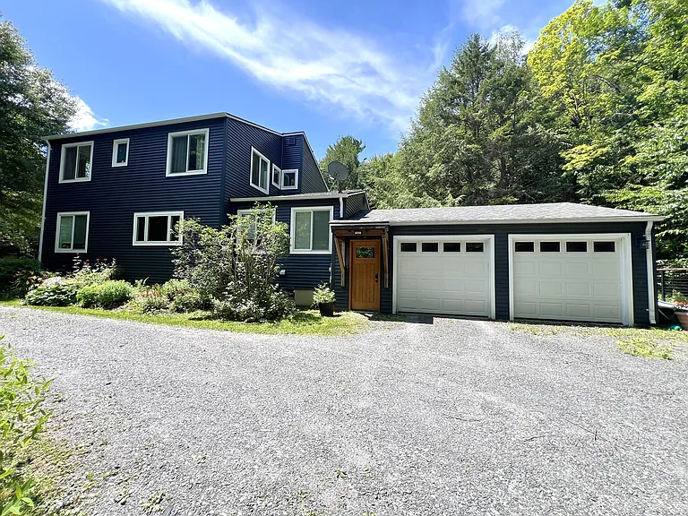 565 Moulton Ln — Photo 24