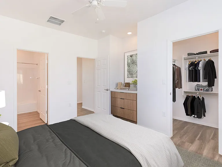 San Luciano Townhomes — Photo 28