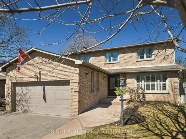 885 Dales Ave, Newmarket, ON L3Y 5Z6