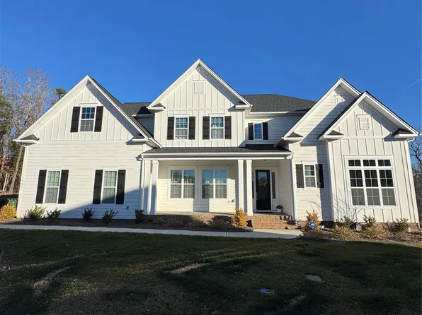 901 Marquis Hills Dr, Fort Mill, SC 29715