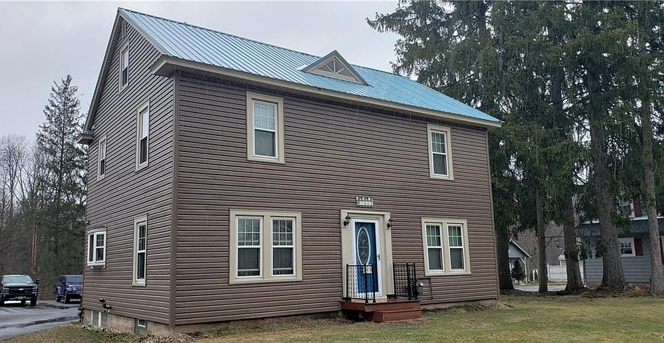 2nd image of 7668 Maple Rd