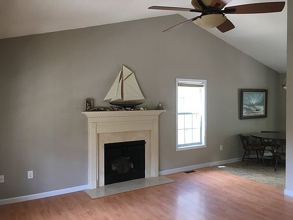 3rd image of 23 Etowah Ln