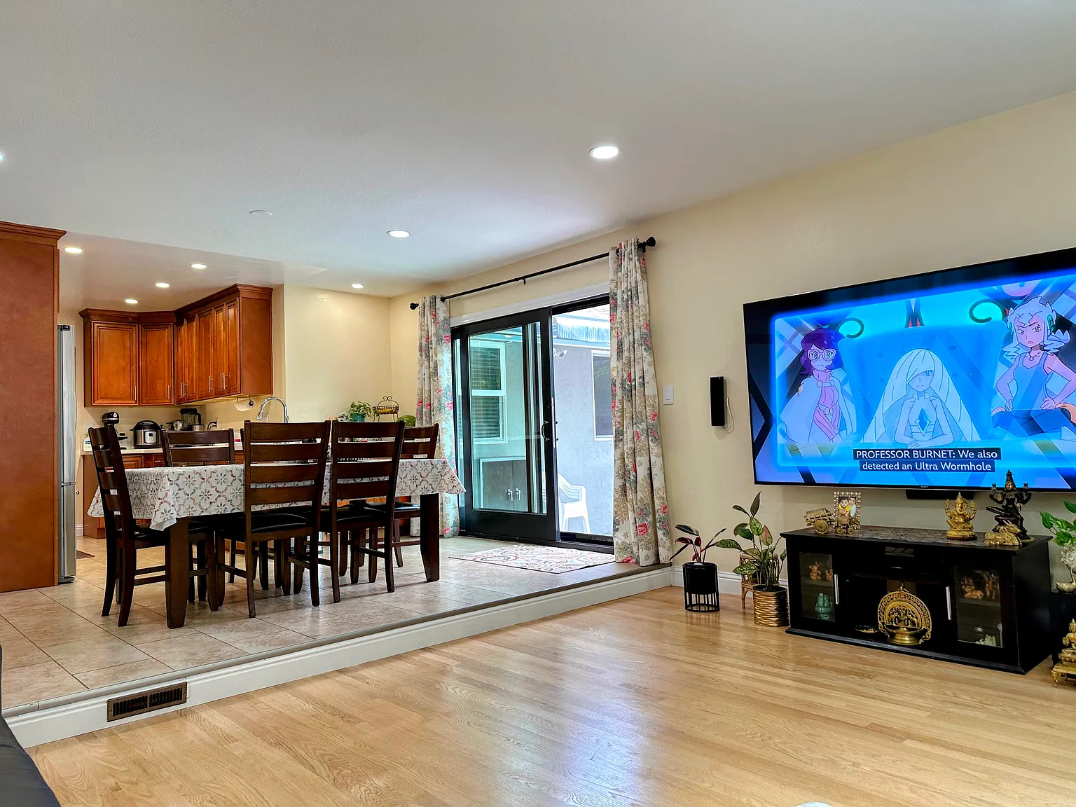 3 bed, 1621 sqft, $4,950 — Photo 3