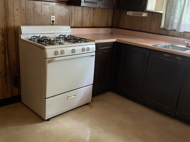 10249 Earl Dr — Photo 3