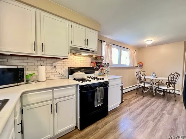 264 Meadowlawn Rd, Cheektowaga, NY 14225