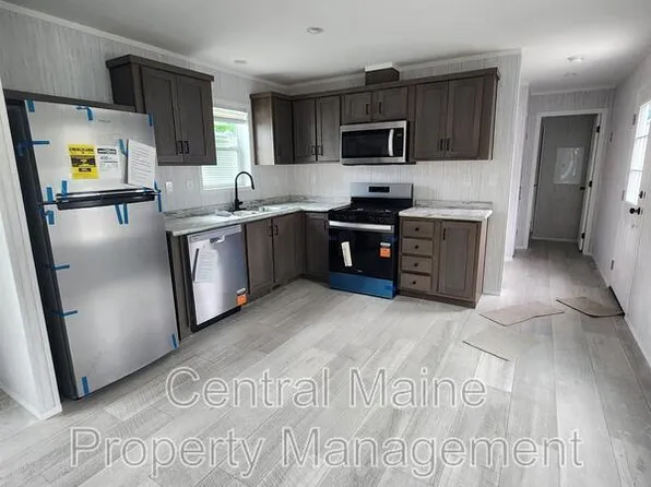 9 Austin Dr, Orono, ME 04473