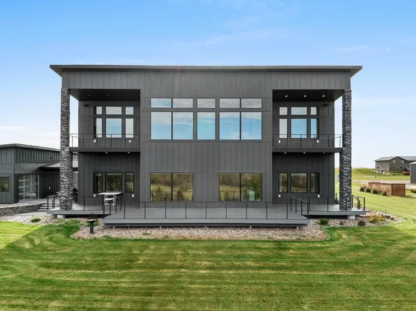 108 Moonlight Dr, Parshall, ND 58770