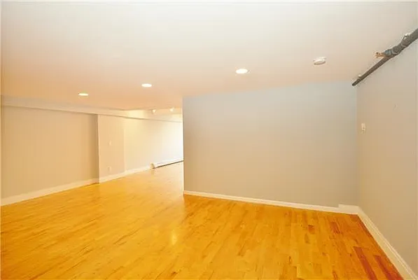 Rented by R New York | media 27