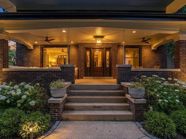 901 S Dunlap Ave, Savoy, IL 61874