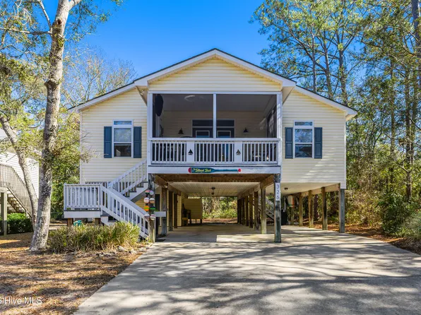 326 NE 41st Street, Oak Island, NC 28465