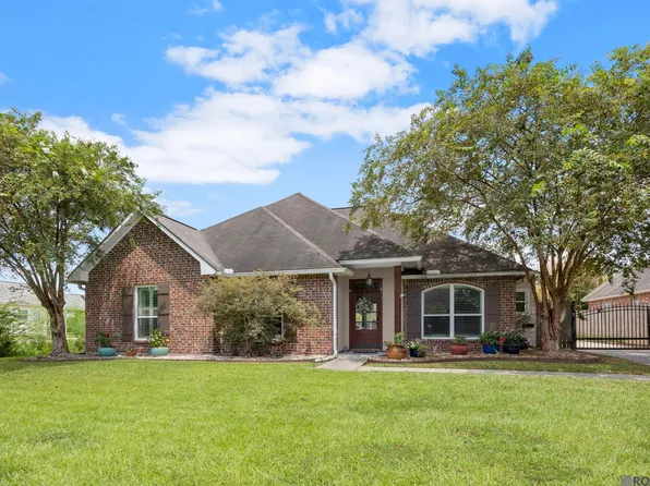 16056 W Lakepoint Ct, Prairieville, LA 70769