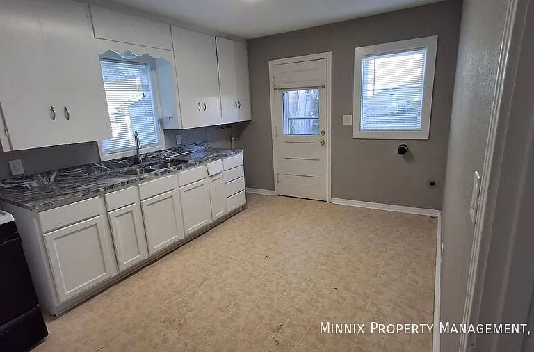 2608 6th Ave — Photo 6