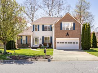 202 Walnut Crest Rd, Fletcher, NC 28732