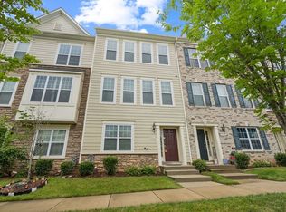 9904 Wood Edge Way, Lanham, MD 20706