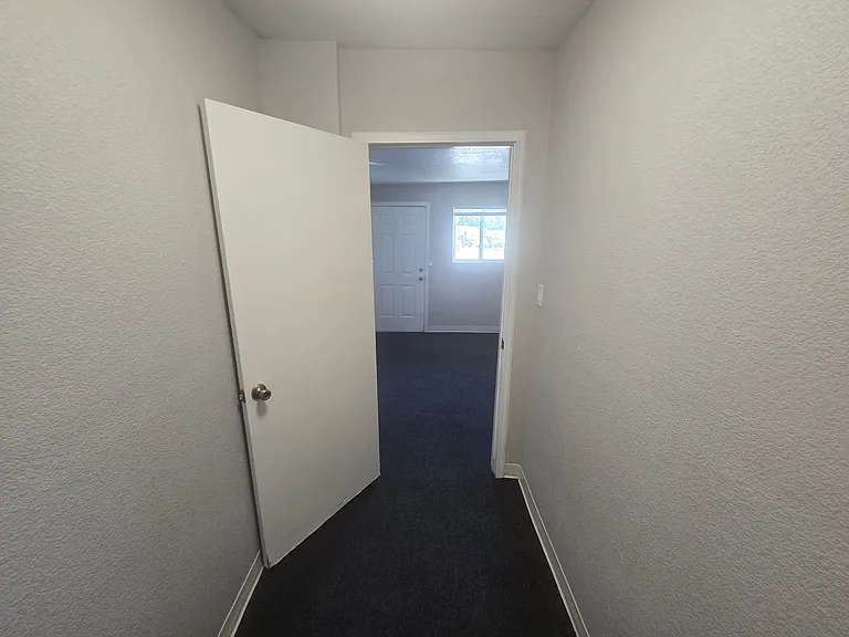 400 Santa Fe Dr #13 — Photo 8