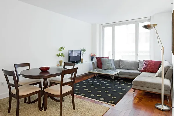 Rented by Keller Williams NYC | media 15