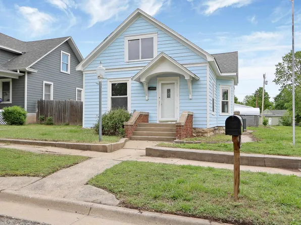 520 N E St, Herington, KS 67449