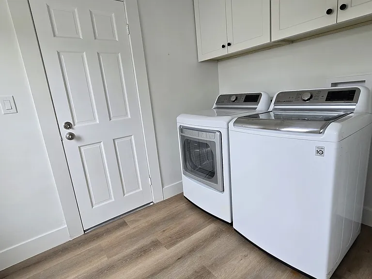 1509 E Elizabeth St — Photo 12