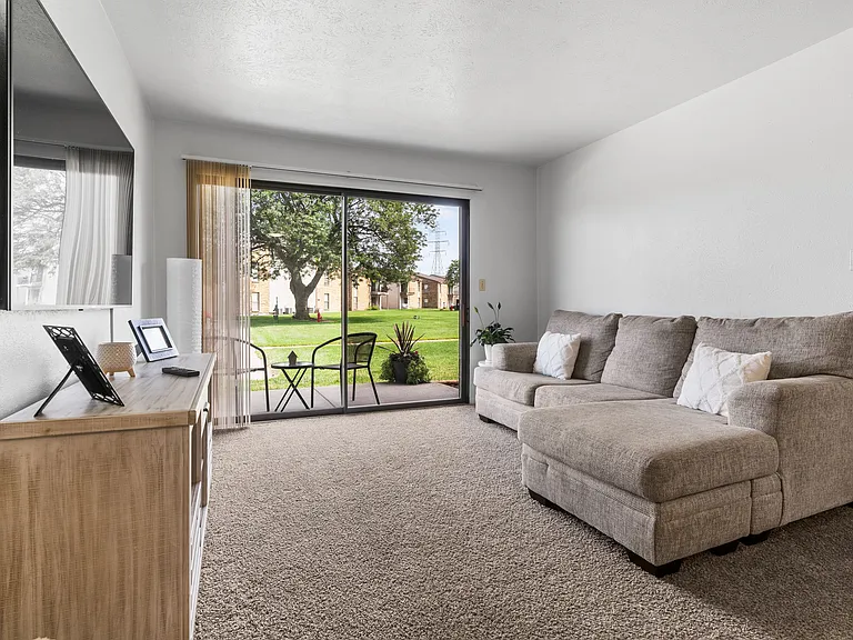 Creekside Terre Apartments — Photo 46