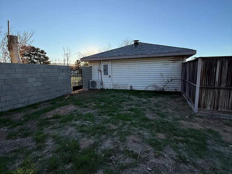 2321 W Avenue M4 — Photo 41
