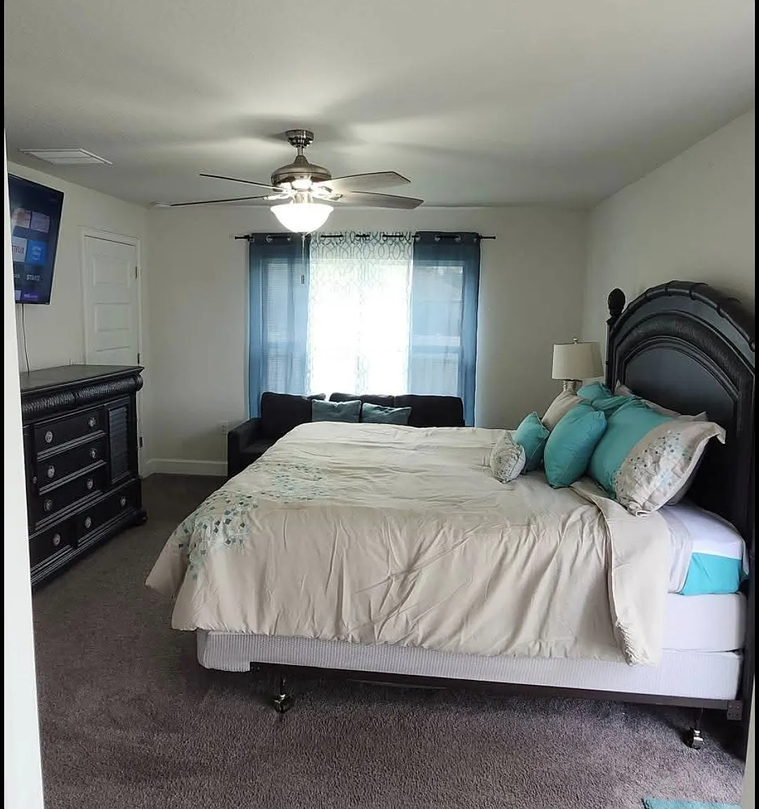 1 bed, 2117 sqft, $995 — Photo 1