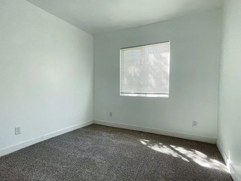 1705 Kenwood St #A — Photo 10
