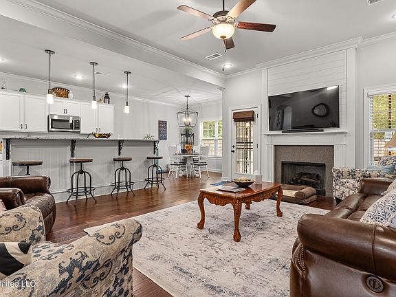 2nd image of 5278 Forest Bend Cv