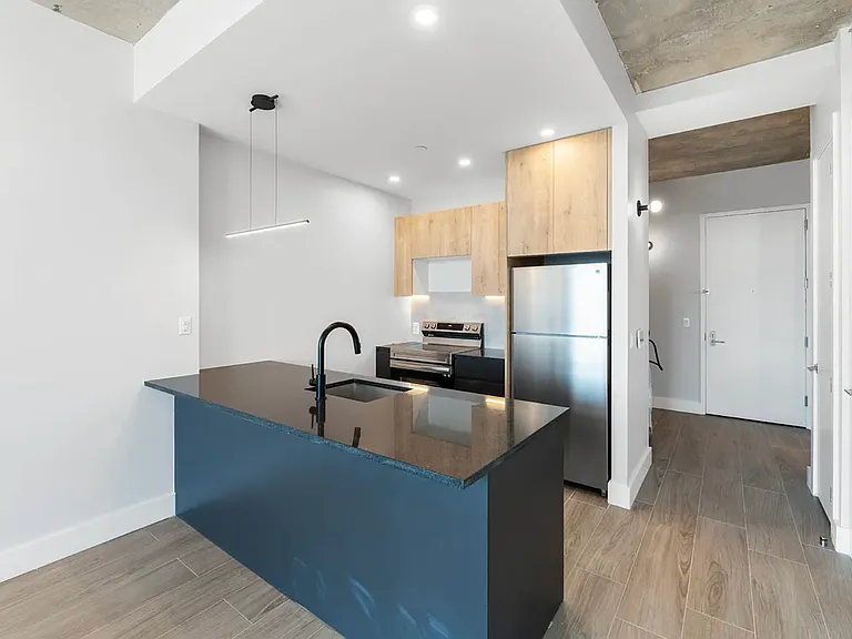 101 Macombs Pl #2C — Photo 3