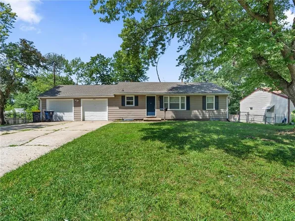 10012 Hillcrest Rd, Kansas City, MO 64134