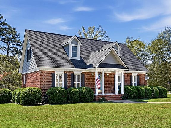 3rd image of 383 Martindale Dr