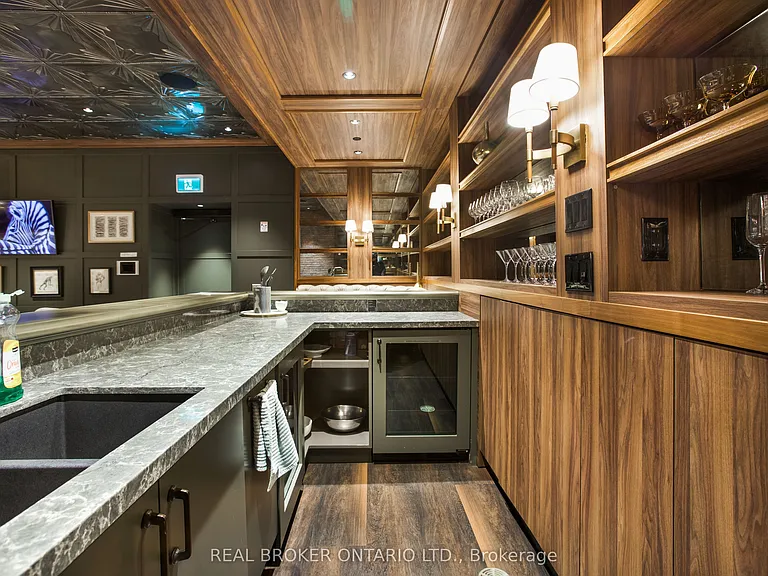 53 Arthur St S #802 — Photo 33