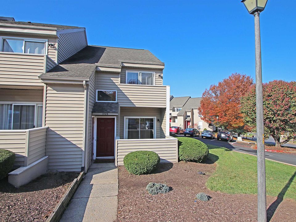 1st image of 1406 Bradley Dr