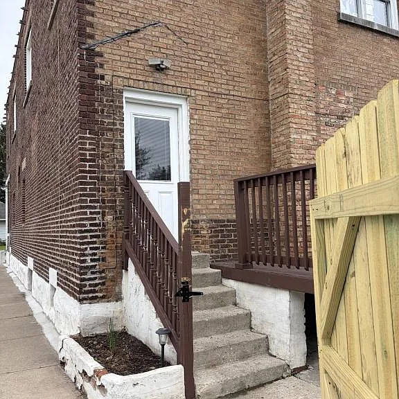 729 Meeker Ave — Photo 2