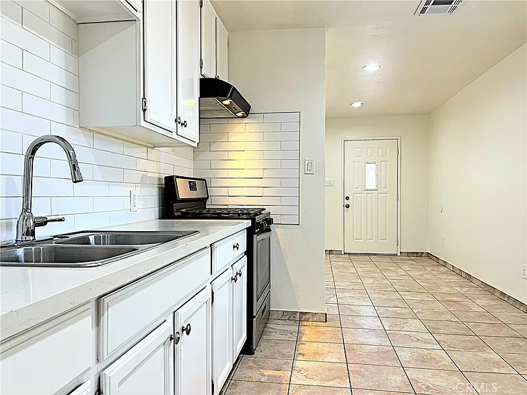 1143 Elizabeth Lake Rd — Photo 21