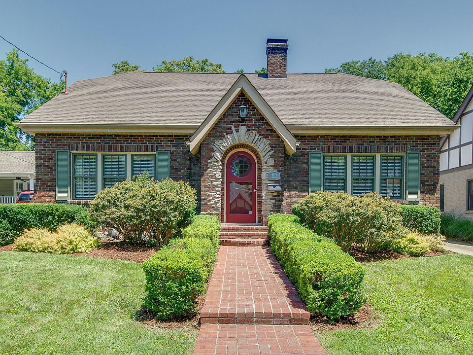 1st image of 2512 Ashwood Ave