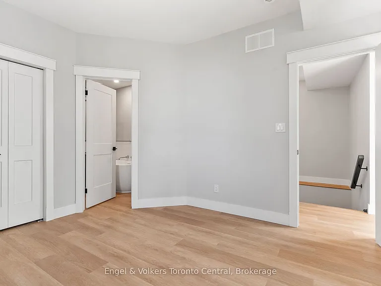 57 Crawford St — Photo 25