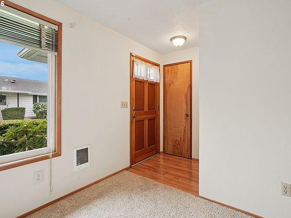 5th image of 866 NE Fleming Ave #B-83