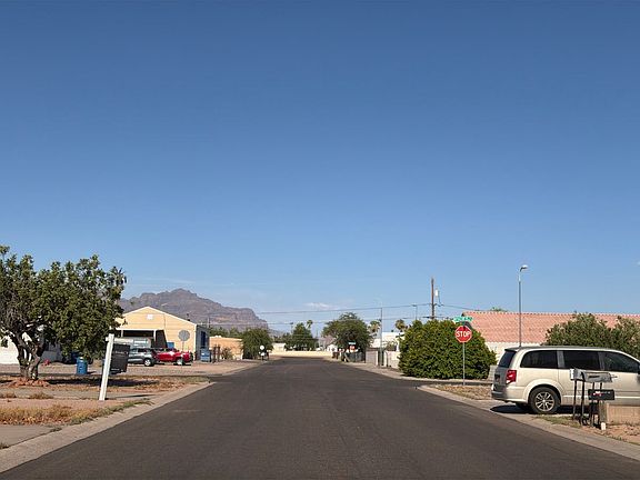 5th image of 230 W 22nd Ave