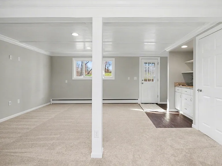 8841 Clark Rd — Photo 16